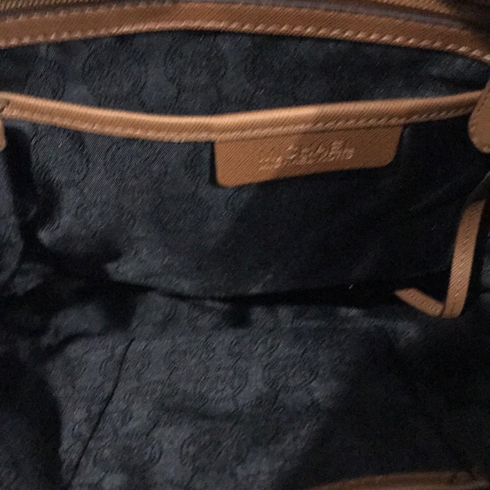 Sold..Micheal Kors large tote💖 - Picture 5 of 8